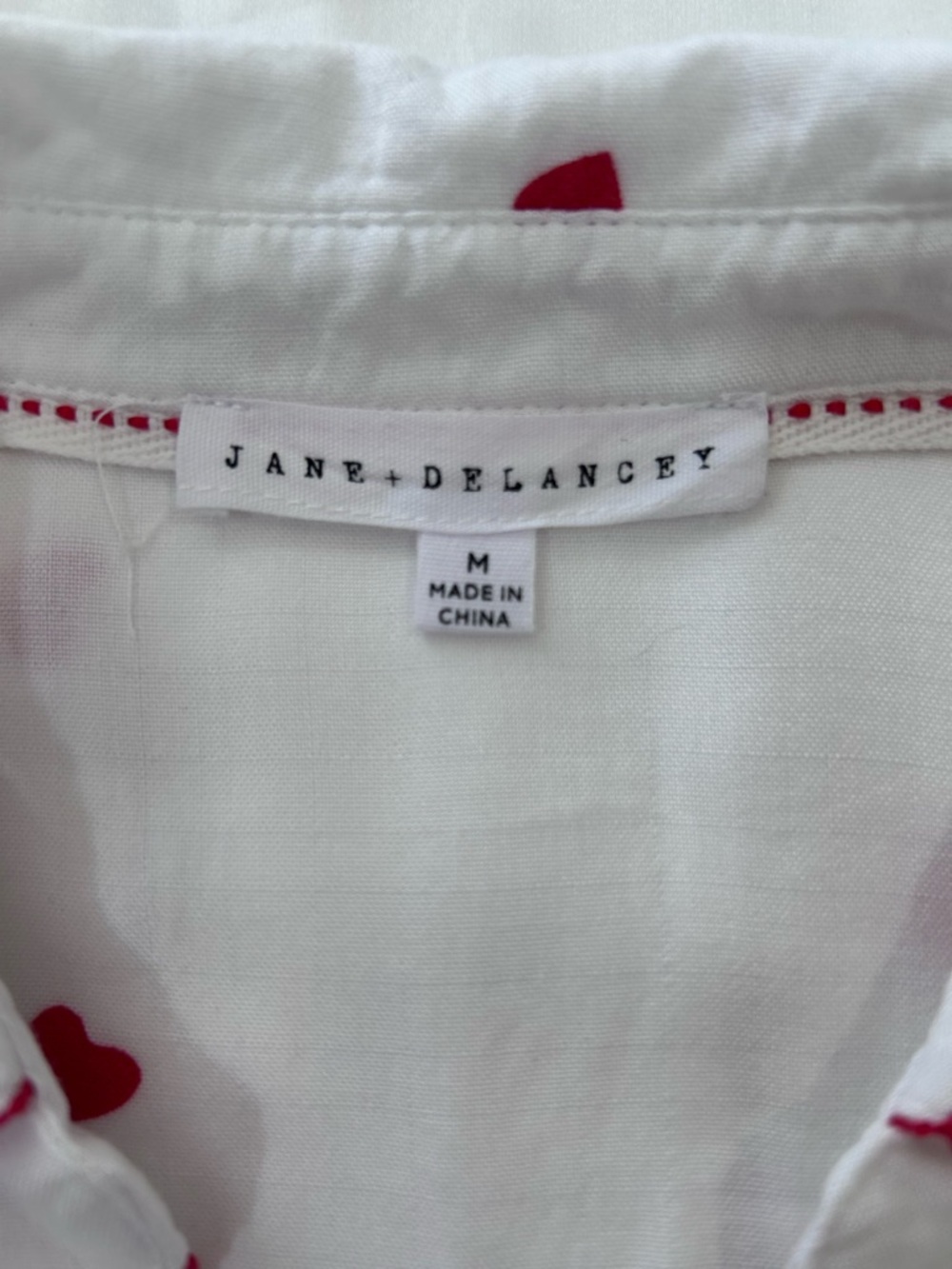 Jane + Delancey Allie Top, white button-down Heart Print Blouse. M - Picture 6 of 12